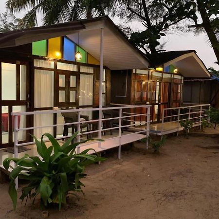 Casa Beach Hut Resort Палолем Экстерьер фото